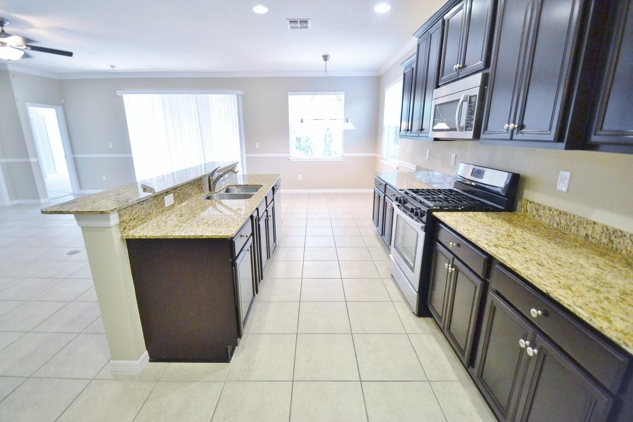 15612 Starling Water Dr - Photo 3 of 10