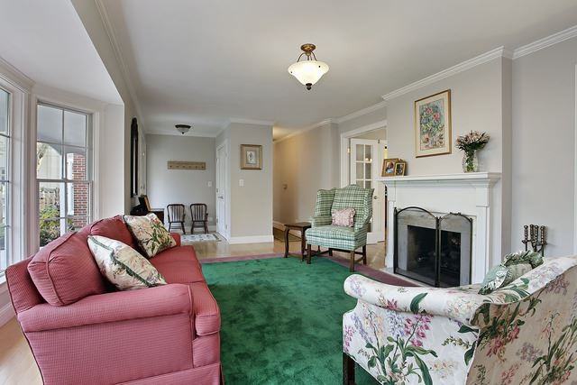 1070 Willow Rd - Photo 3 of 9