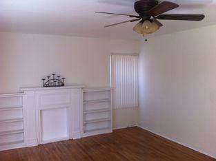 2034 S Broadway - Photo 2 of 7