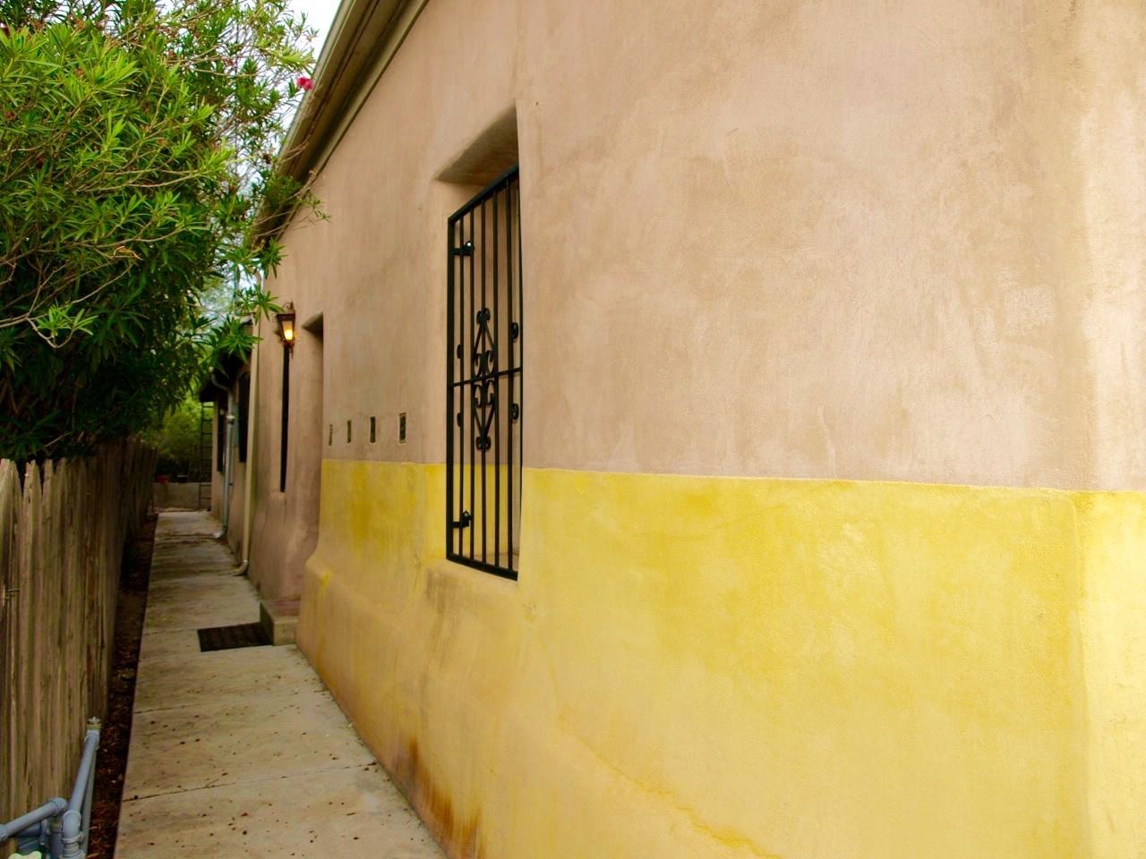 395 S Convent Ave - Photo 3 of 58