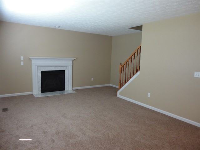 135 Easton Manor Dr - Photo 2 of 10