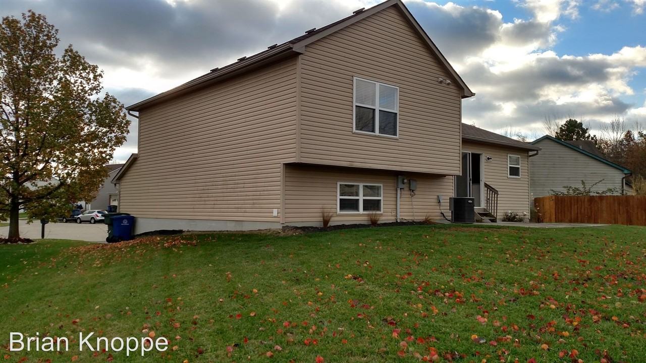 1736 Cedar Creek Ct - Photo 3 of 14