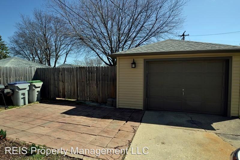 3440 S 57th St - Photo 3 of 11