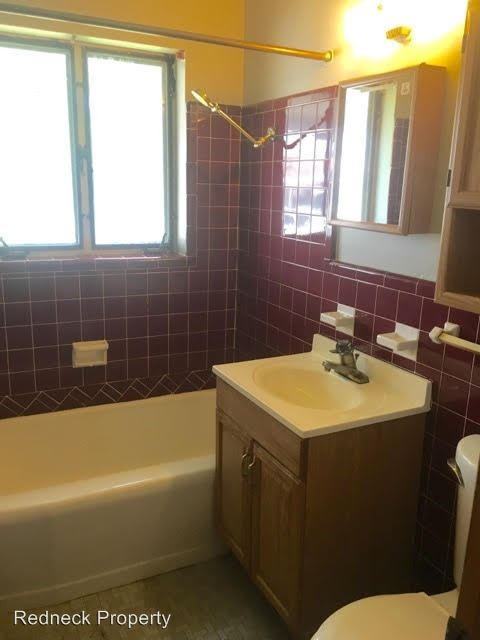 2704 SW 51st St - Photo 2 of 11