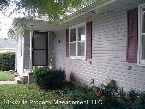 1011 S Lewis St - Photo 2 of 8