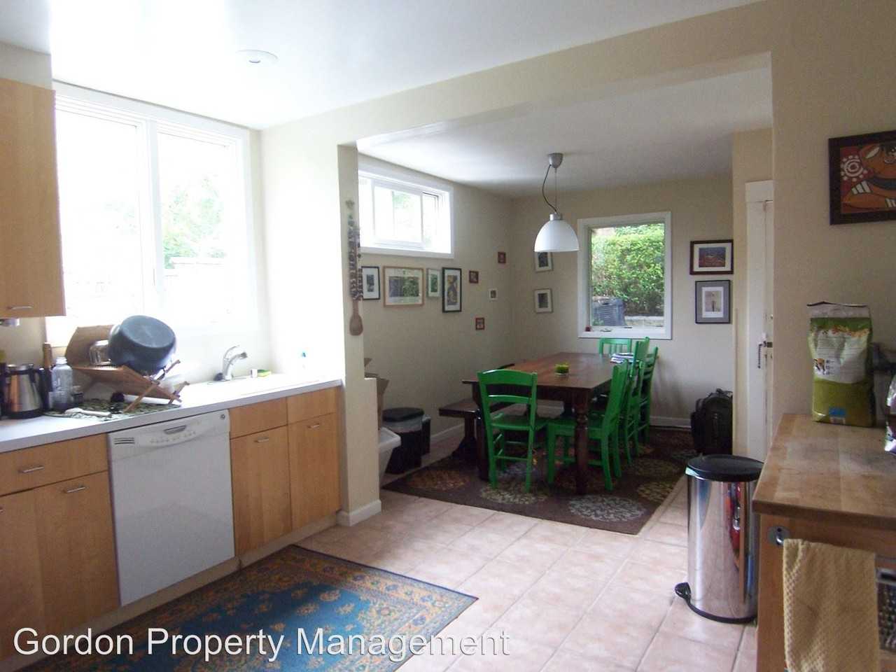 557 Congo St - Photo 3 of 9