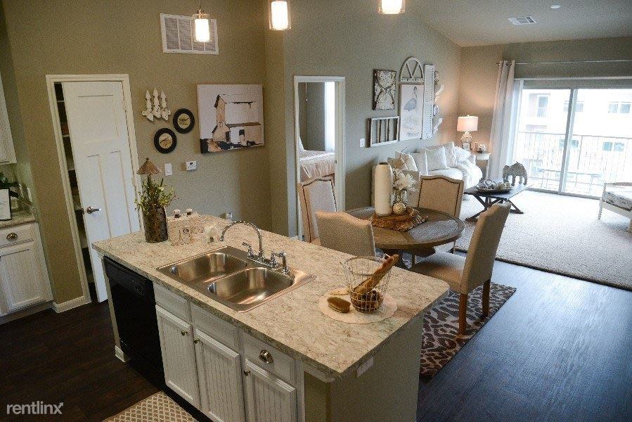 Leora Lane - Photo 3 of 6