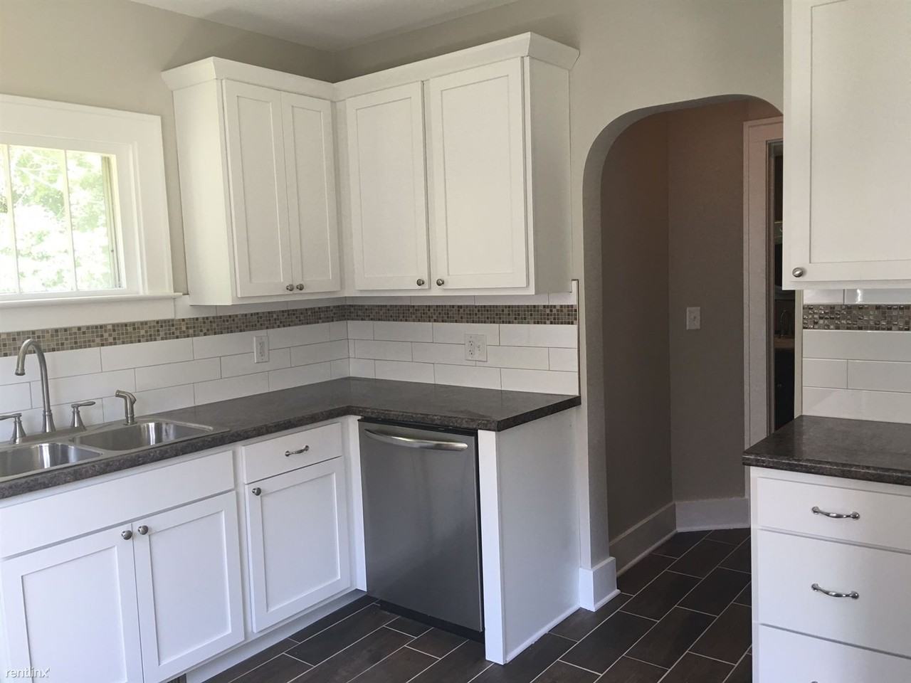 609 Eastern Ave NE - Photo 2 of 14