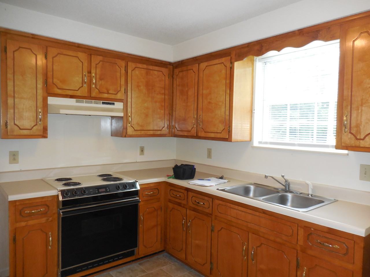 311 Conroy Avenue - Photo 2 of 10