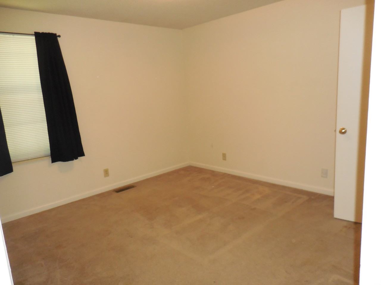 311 Conroy Avenue - Photo 3 of 10