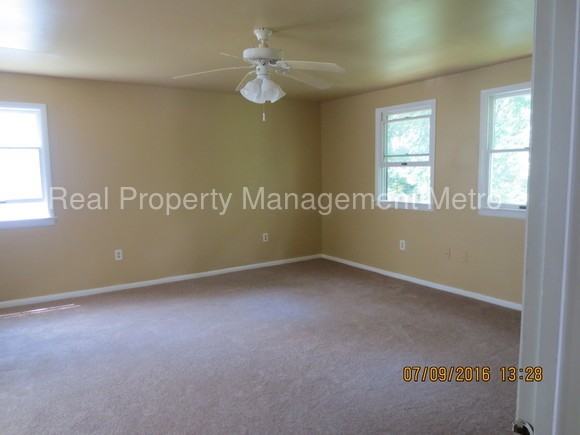 2114 Northland Rd - Photo 3 of 19