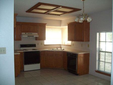 1925 Zenaida Ave - Photo 3 of 15