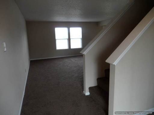 7572 Wymm Ln - Photo 2 of 17