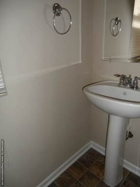 7572 Wymm Ln - Photo 3 of 17