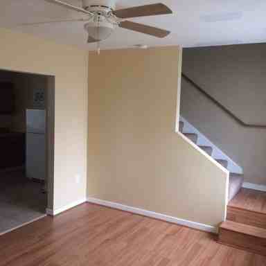 419 Hunt Ave - Photo 2 of 3