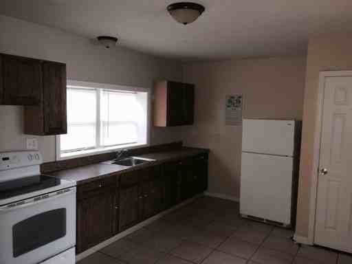 419 Hunt Ave - Photo 3 of 3