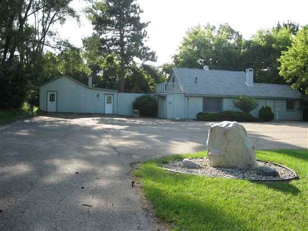 309 N Sage St - Photo 2 of 3