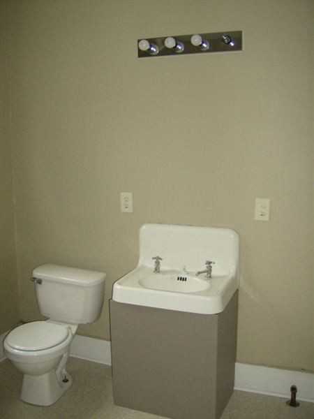 624 N Lane St - Photo 3 of 6