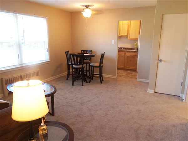 Cedar Glen Apartments - Photo 3 of 9