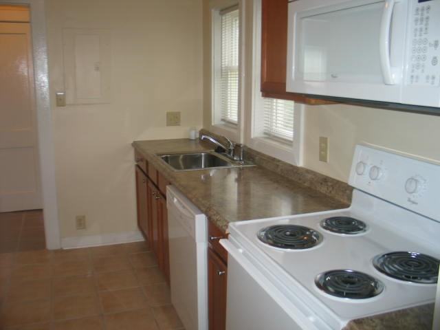 1829 E 49th St - Photo 3 of 11