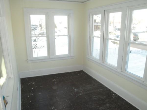 338 NE Lowry Ave - Photo 3 of 10