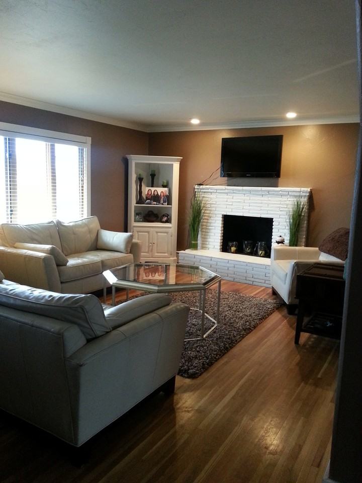 215 W Riggs St - Photo 2 of 4