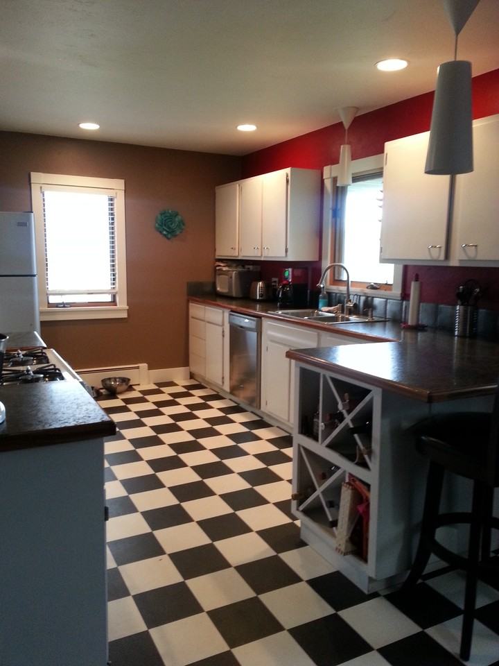 215 W Riggs St - Photo 3 of 4