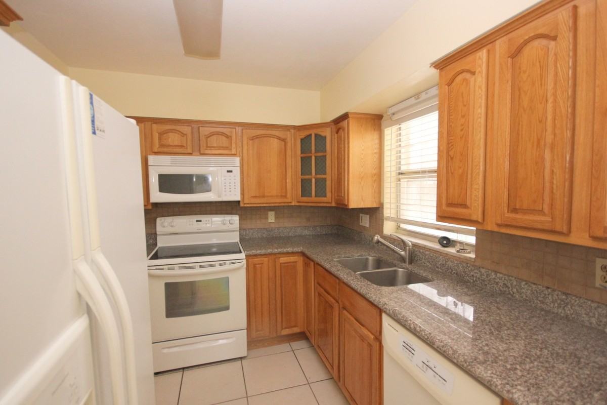 4821 San Pablo Pl - Photo 2 of 16