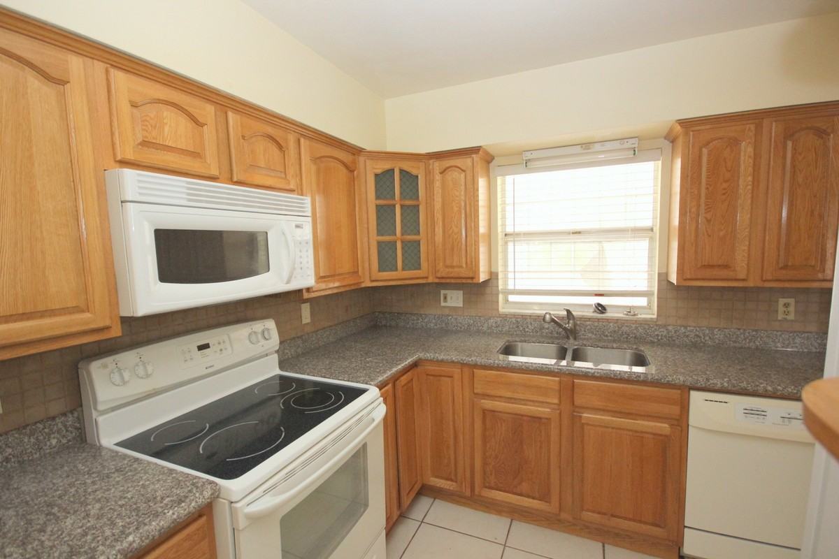 4821 San Pablo Pl - Photo 3 of 16