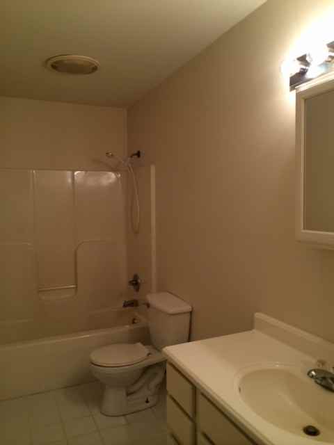 22083 Royal Oak Rd - Photo 3 of 35