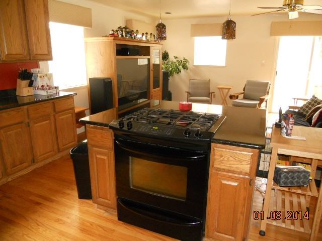 711 Acacia Ave - Photo 3 of 11