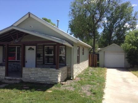 124 Perry St - Photo 3 of 20