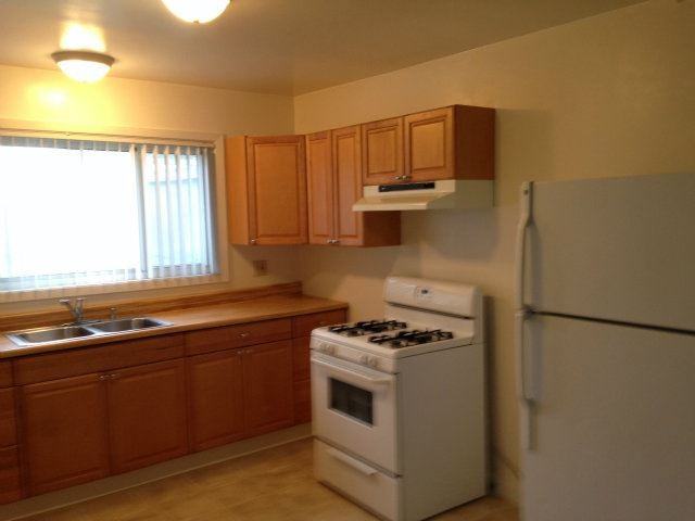780 Green Ave #2 - Photo 3 of 4