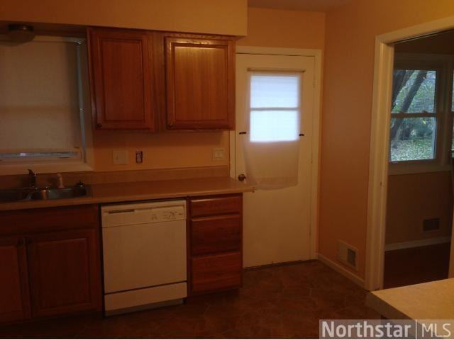 8400 Northern Dr - Photo 3 of 10