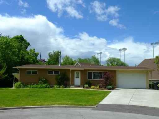 1855 Stadium Cir - Photo 2 of 17