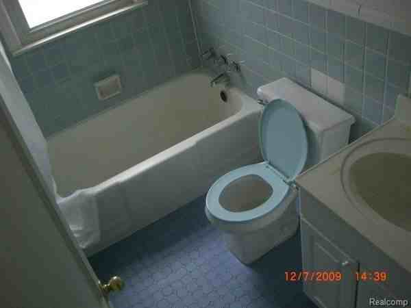 22825 Brittany Ave - Photo 2 of 9