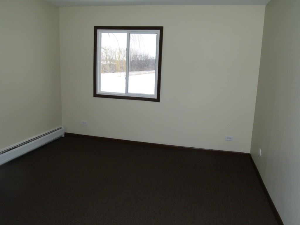 2450 Terrace Ave - Photo 3 of 9