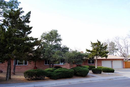 2213 Vista Larga Ave NE - Photo 2 of 25