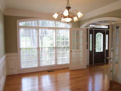 2525 Beacon Crest Ln - Photo 3 of 15