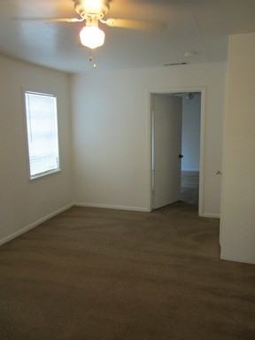 2845 College Ave - Photo 2 of 6