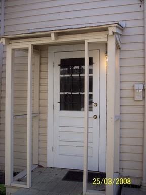 417 SW 2nd St - Photo 2 of 5