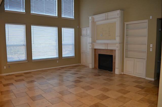 2420 Lakewood Dr - Photo 3 of 12