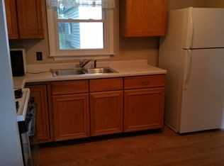 184 Hilltop Dr - Photo 2 of 9