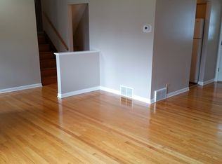 184 Hilltop Dr - Photo 3 of 9