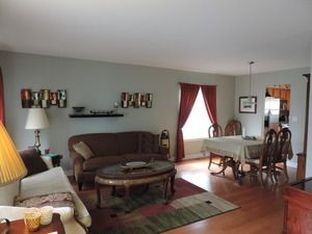 2028 Crossing Ln - Photo 3 of 9