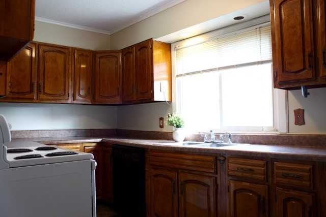 1312 Barham Ave - Photo 2 of 19