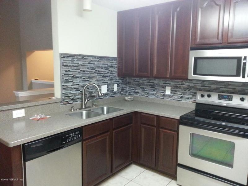 13832 Herons Landing Way - Photo 3 of 11
