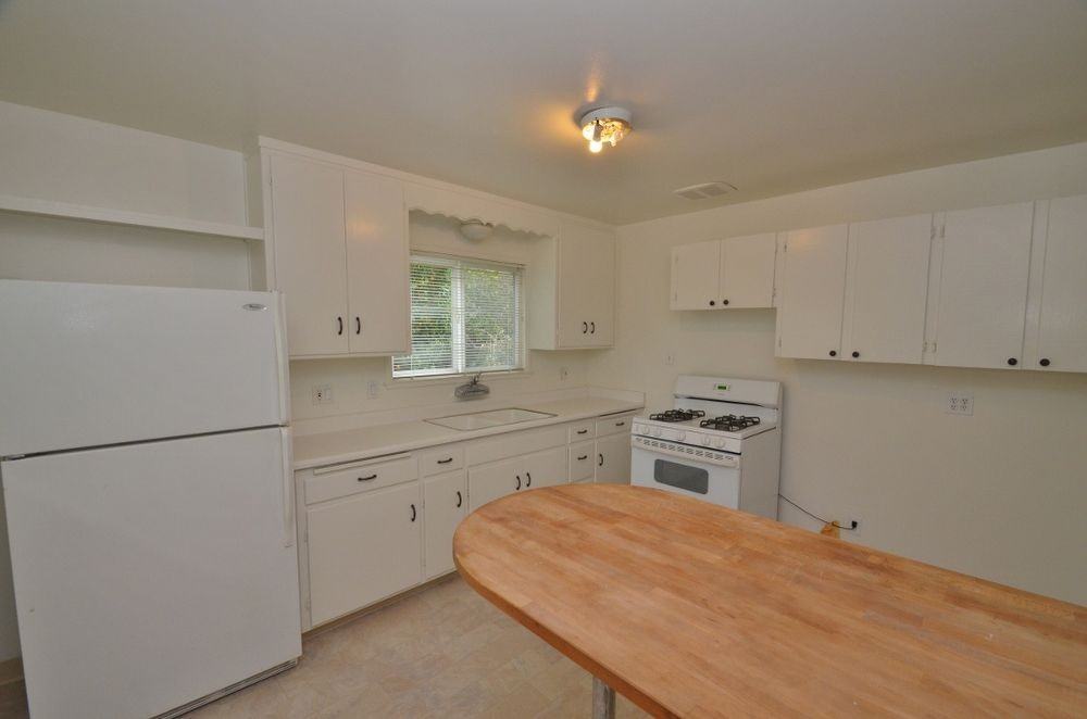 106 Picnic Ave - Photo 3 of 12