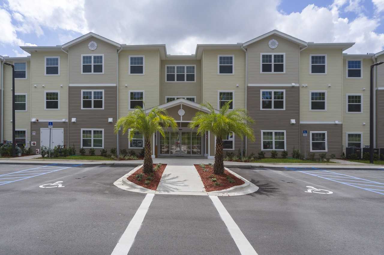 Katie Manor - Photo 2 of 25