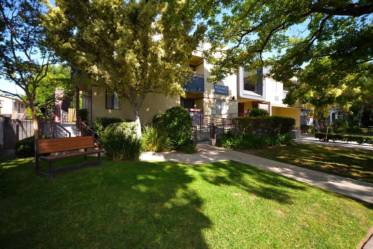 171 N. Wilson Ave - Photo 2 of 49